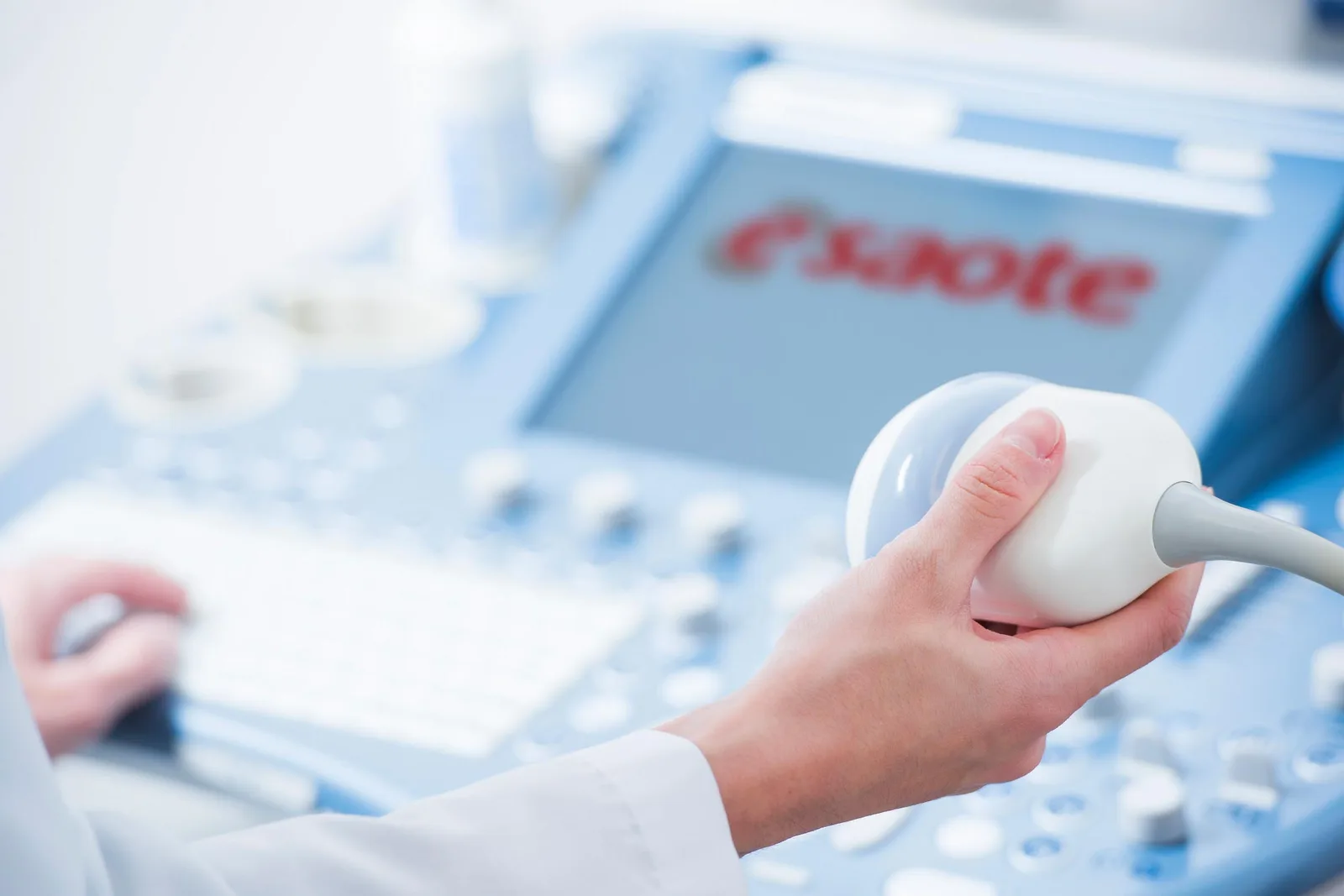 Ultrasonograf dla początkującego diagnosty – jak kupić aparat usg, którego naprawdę potrzebujemy?